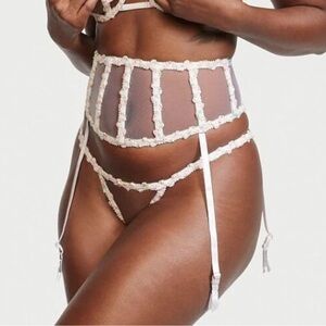 Victoria’s Secret Secret Garden Crotchless Panty Size M Medium NWT Embroidered